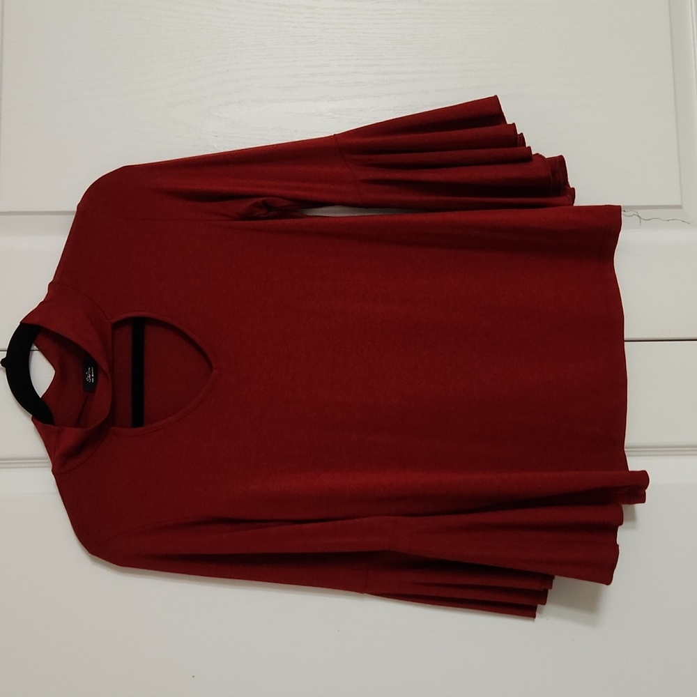 Storm Choker V Neck Cutout Bell Sleeve Top